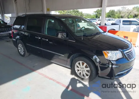 2016 Chrysler Town & Country Touring z USA, uszkodzony, nr VIN 2C4RC1BG3GR112077